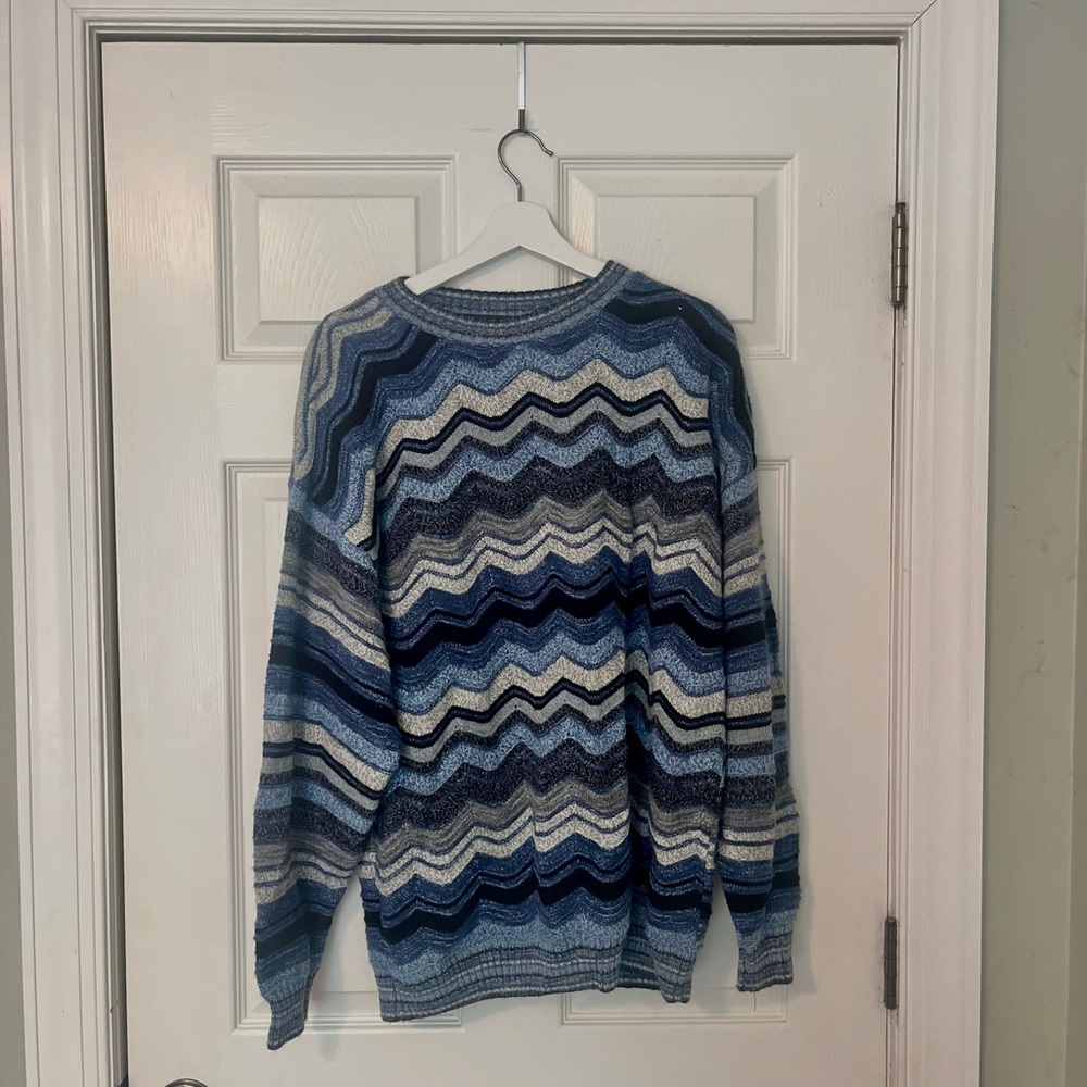 Blue and White Crewneck Sweater with Chevron Pattern